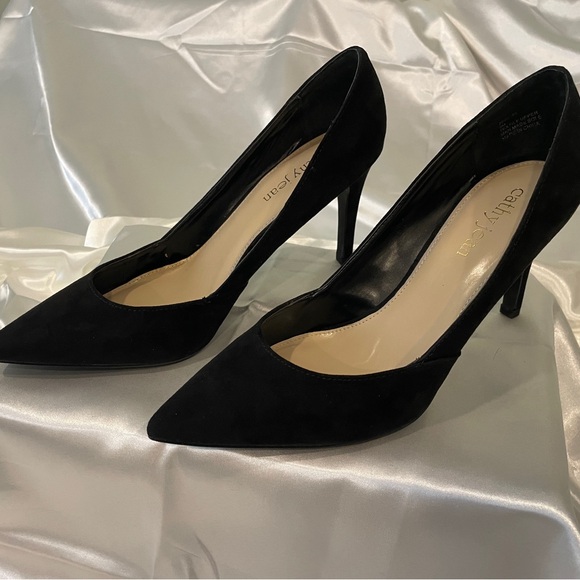 Cathy Jean Black Suede Heels - Picture 1 of 2